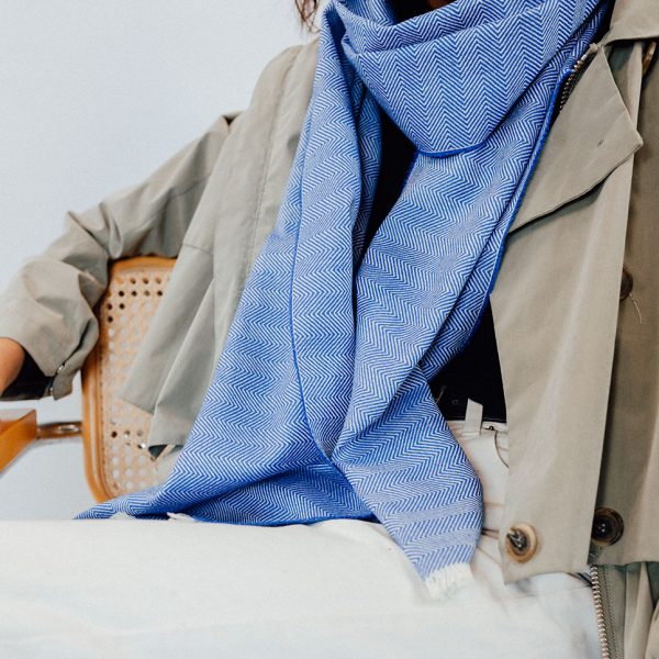 Zigzag mini sjaal van wol royal blauw